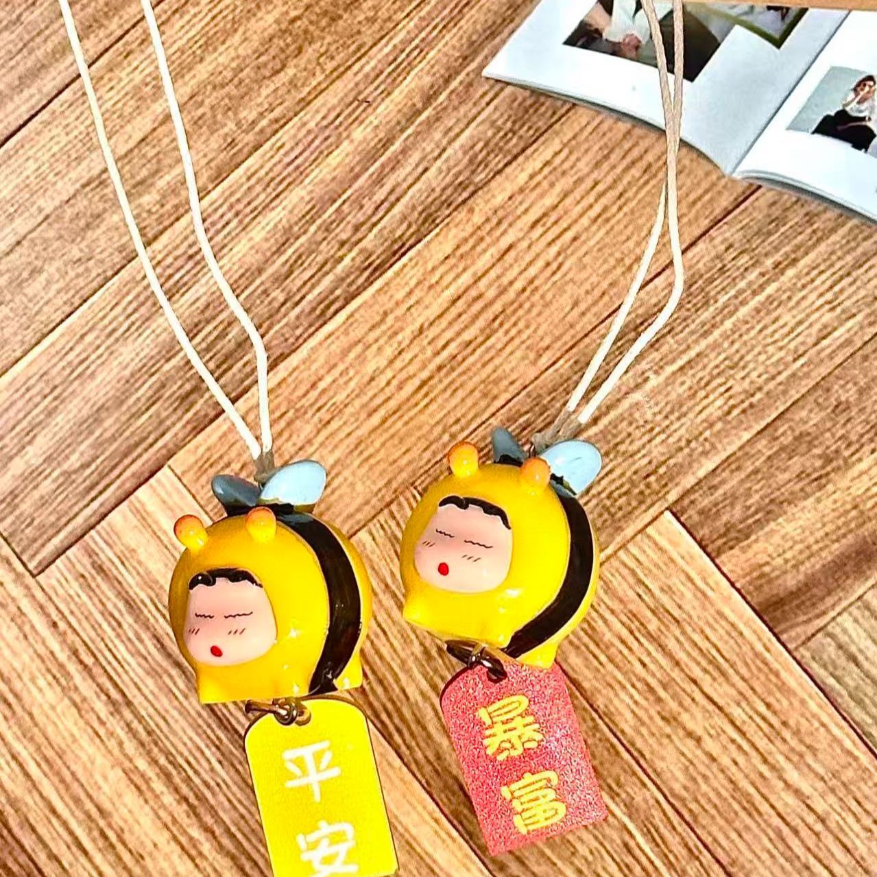 Crayon Shin-chan Bee Cosplay F - Car Accessories Kit recension och pris