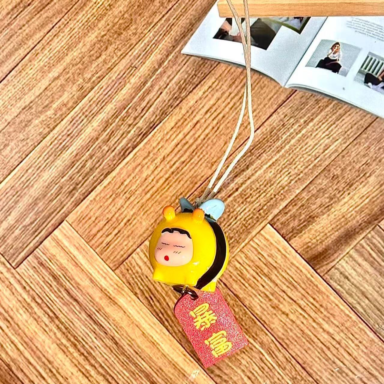 Crayon Shin-chan Bee Cosplay F - Car Accessories Kit recension och pris