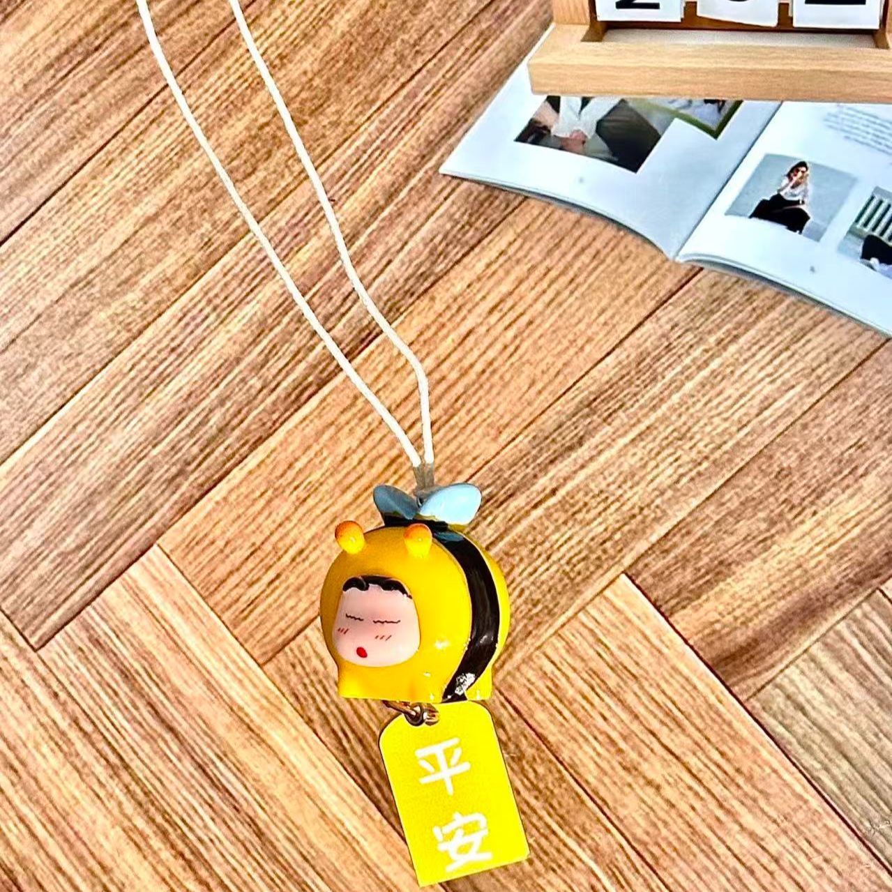Crayon Shin-chan Bee Cosplay F - Car Accessories Kit recension och pris